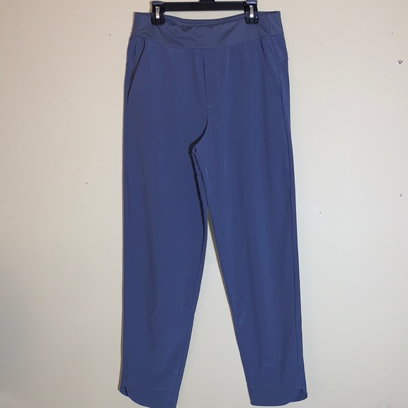 Zella Women’s Size Small gray joggers light weight Excellent Condition - Picture 1 of 3